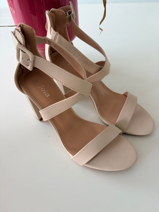 Sandalen in ecru kleur